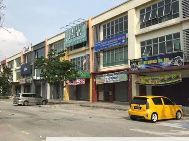 Shop for sale in Petaling, Alam Impian