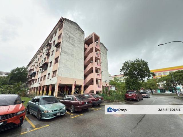Flat for sale in Petaling, Alam Impian