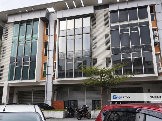 Shop for rent in Kajang, Langat