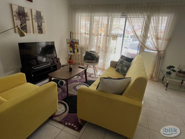 Room for rent in Petaling, Alam Impian