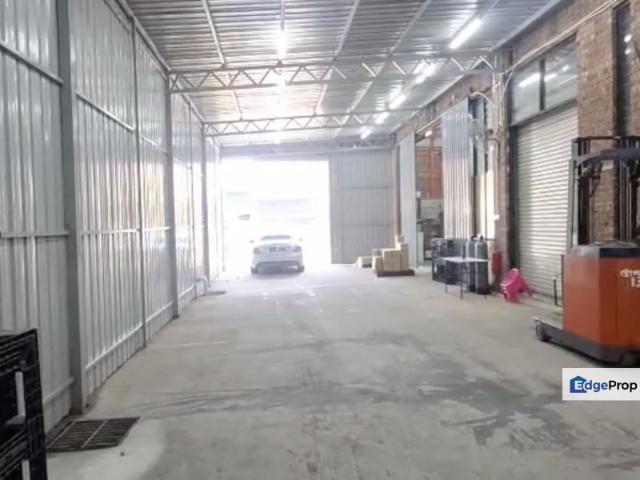Warehouse for rent in Petaling, Alam Impian