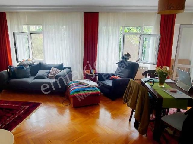 Kadiköy, İstanbul içerisinde kiralık mülk