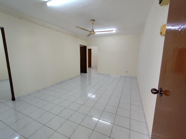 Apartment for sale in Petaling, Damansara Damai
