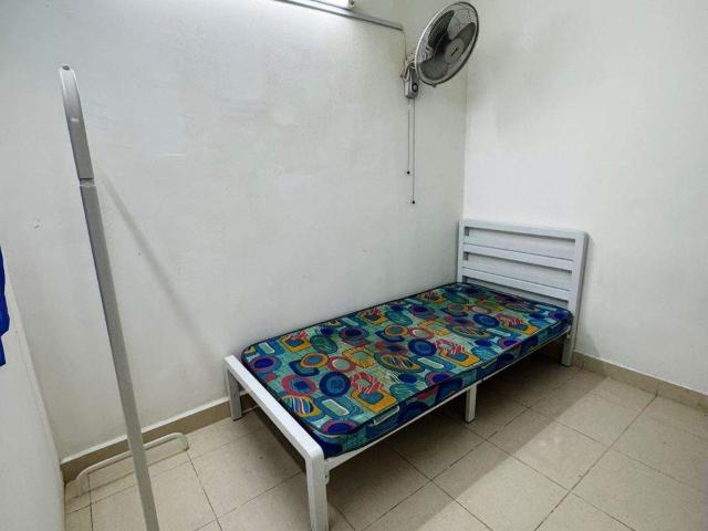 Room for rent in Petaling, Alam Impian