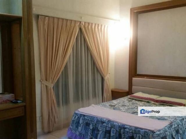 Condominium for sale in Malaka