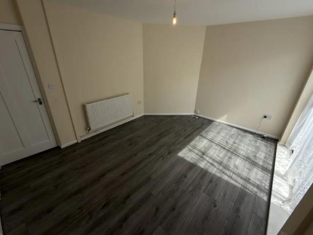 House for rent in Dixons Green, West Midlands