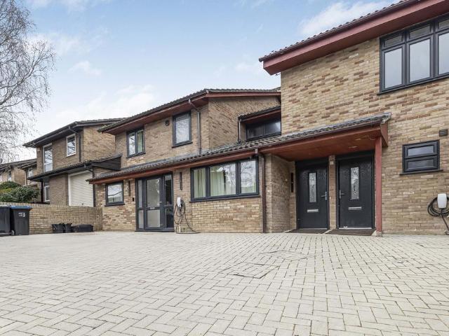 Apartment for rent in London Borough of Croydon, Addiscombe