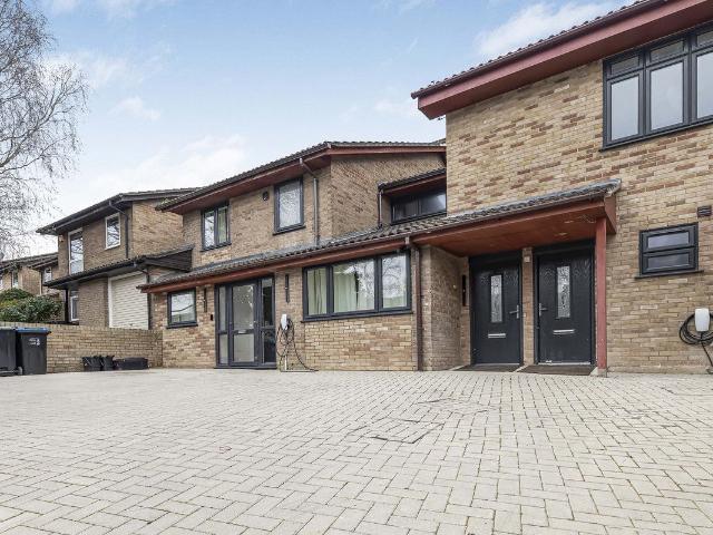 Apartment for rent in London Borough of Croydon, Addiscombe