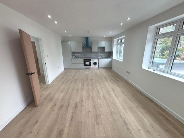 Apartment for rent in London Borough of Croydon, Addiscombe