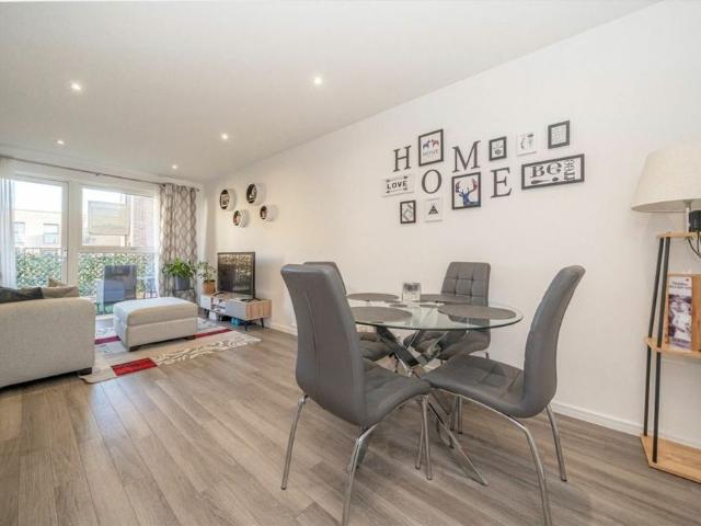 Apartment for rent in London Borough of Hounslow, Isle Of Man