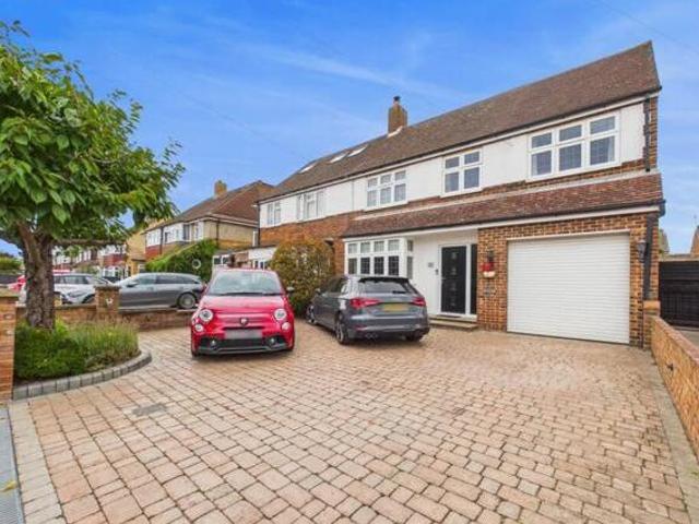 House for sale in London Borough of Hounslow, Cat Hill