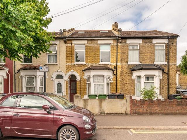 Apartment for rent in Cann Hall, Leytonstone