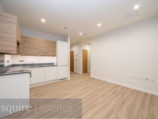 Apartment for rent in The Image, Pouchen End