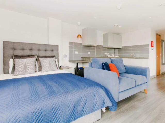 Studio for rent in Hyde Park, West Yorkshire