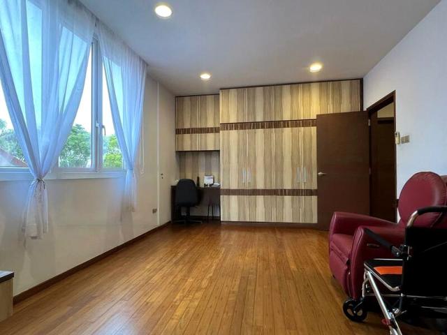 Detached House for sale