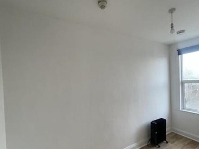 Apartment for rent in Stockwell, Greater London