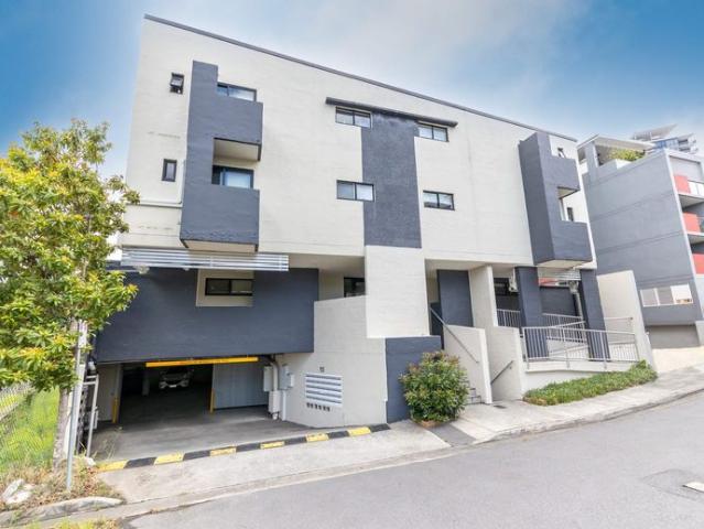 Granny Flat for rent in Toombul, Queensland