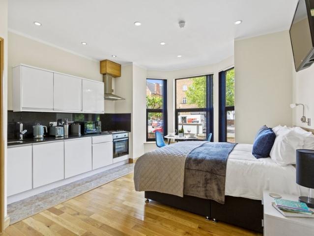 Studio for rent in Abbey Park, Barton In Fabis