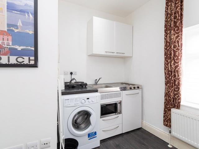 Studio for rent in West Kensington, Greater London