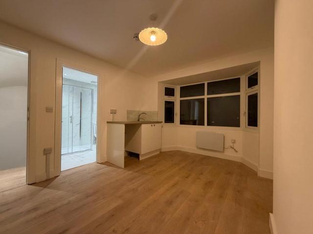 Studio for rent in Enfield Wash, Greater London