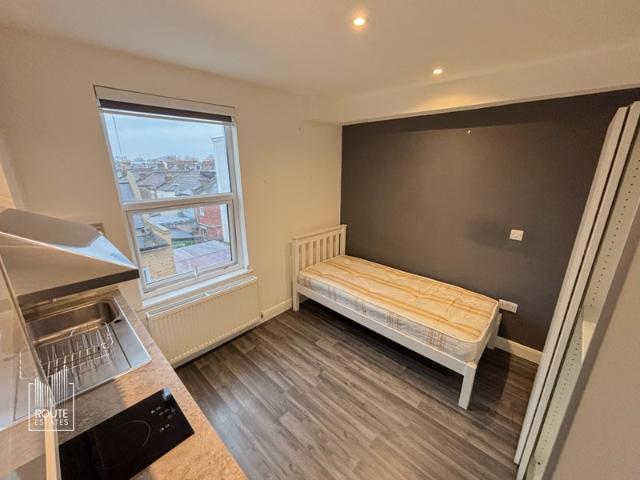 Studio for rent in Stamford Hill, Greater London