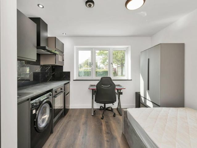 Studio for rent in Chesterton, Arbury