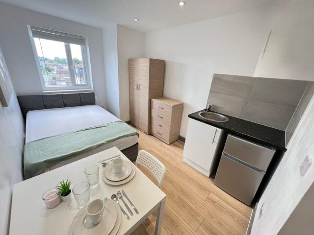 Studio for rent in Furzedown, Greater London