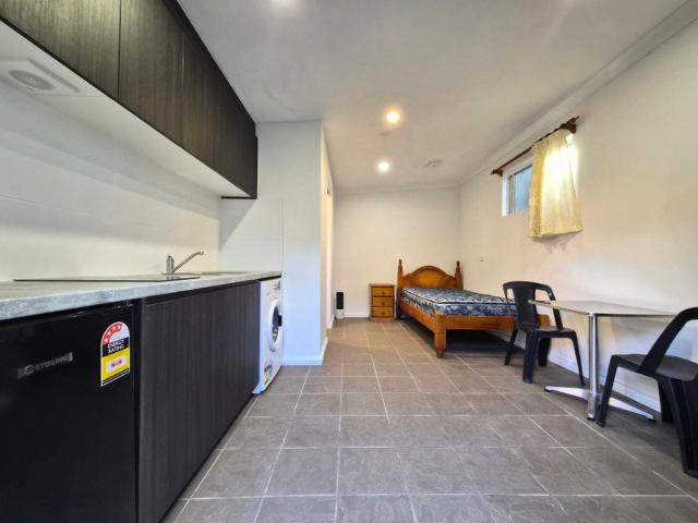 Granny Flat for rent in Sydney, New South Wales