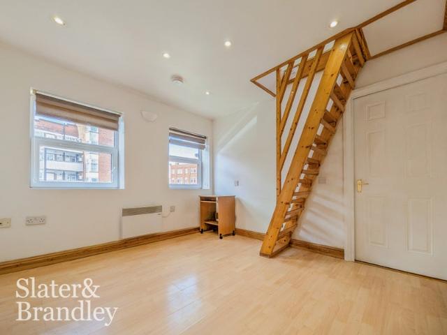 Apartment for rent in Abbey Park, Barton In Fabis
