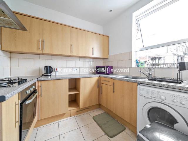 House for rent in Summerstown, Greater London
