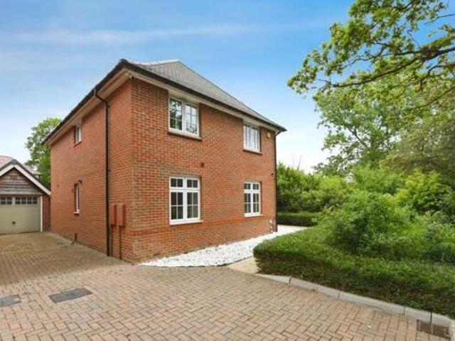 House for sale in Laindon, Essex