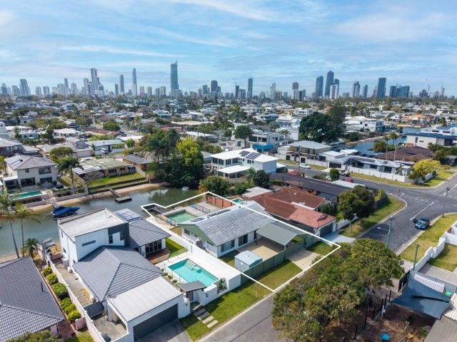 House for sale in Broadbeach Waters, Gold Coast City