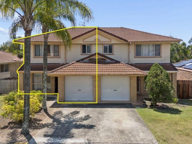 Townhouse for sale in Labrador, Gold Coast City