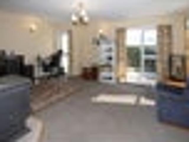 House for sale in Chaslands, Canterbury