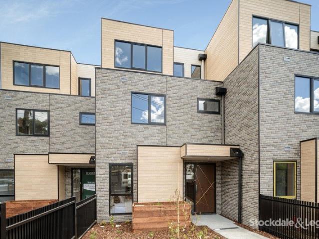 Townhouse for sale in Rowville, Melbourne