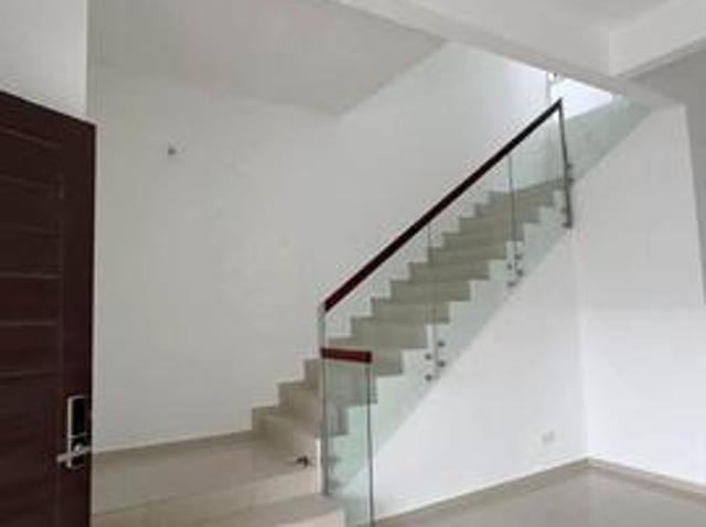 Terraced House for sale in Malaka