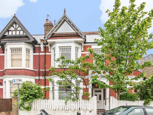 House for rent in Harlesden, Greater London