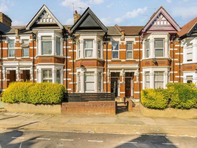 House for rent in Harlesden, Greater London