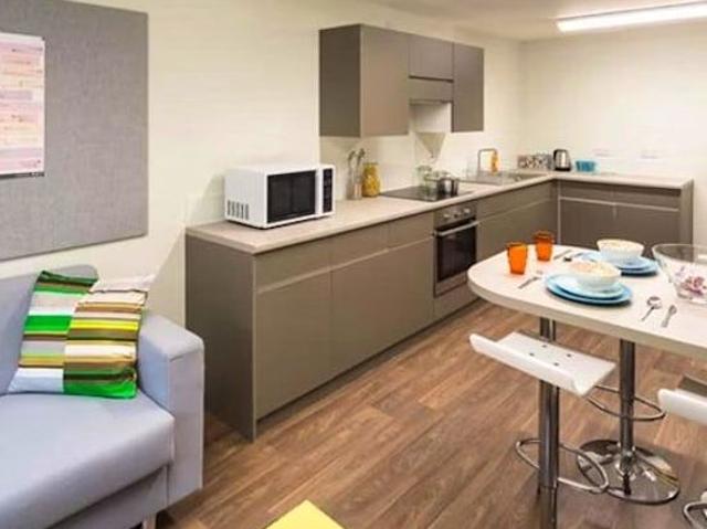 Studio for rent in Stirchley, West Midlands