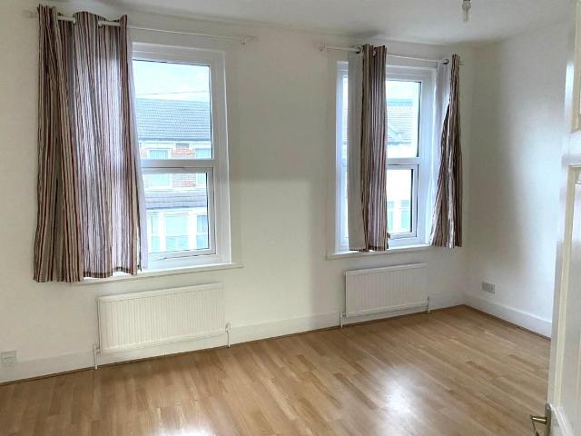 Apartment for rent in Upton Park, Greater London