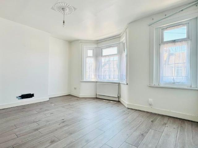 House for rent in Upton Park, Greater London