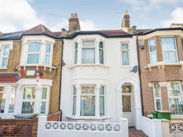 Studio for rent in London Borough of Newham, Greater London