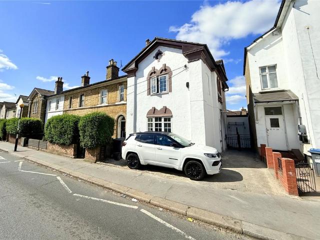 House for rent in London Borough of Croydon, Greater London