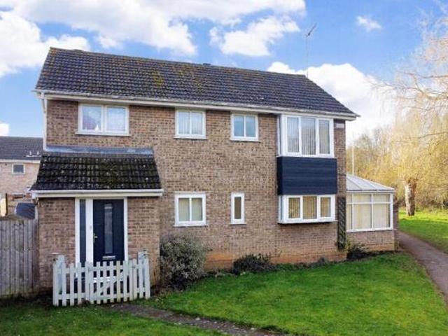 House for sale in Northampton, Northamptonshire