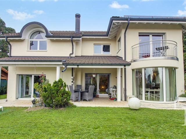 Einfamilienhaus kaufen in Rolle, Waadt