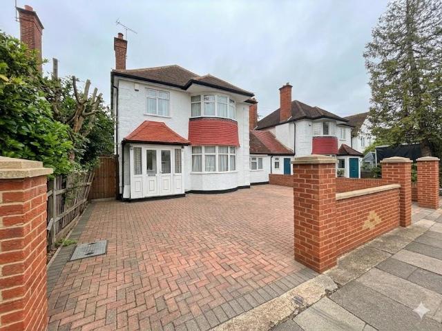 House for rent in Mill Hill, Greater London