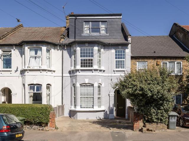 House for rent in London Borough of Newham, Greater London