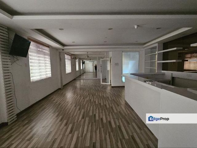 Shop for rent in Malaka