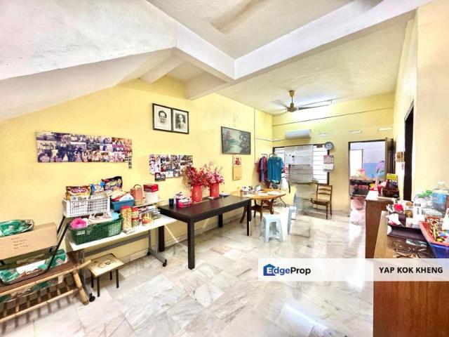 House for sale in Malaka