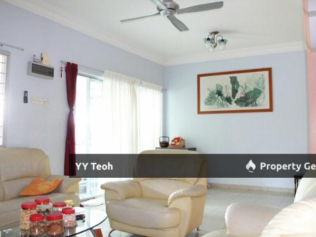 Terraced House for sale in Malaka